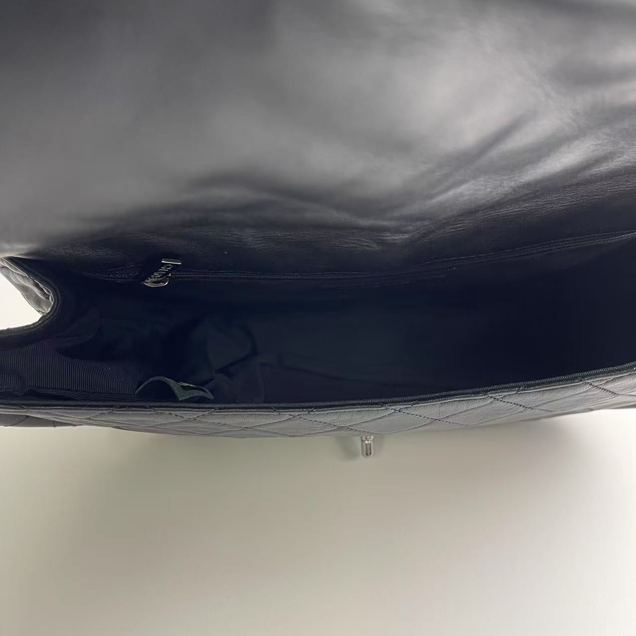 Chanel Black Leather Hula Hoop Shoulder Bag