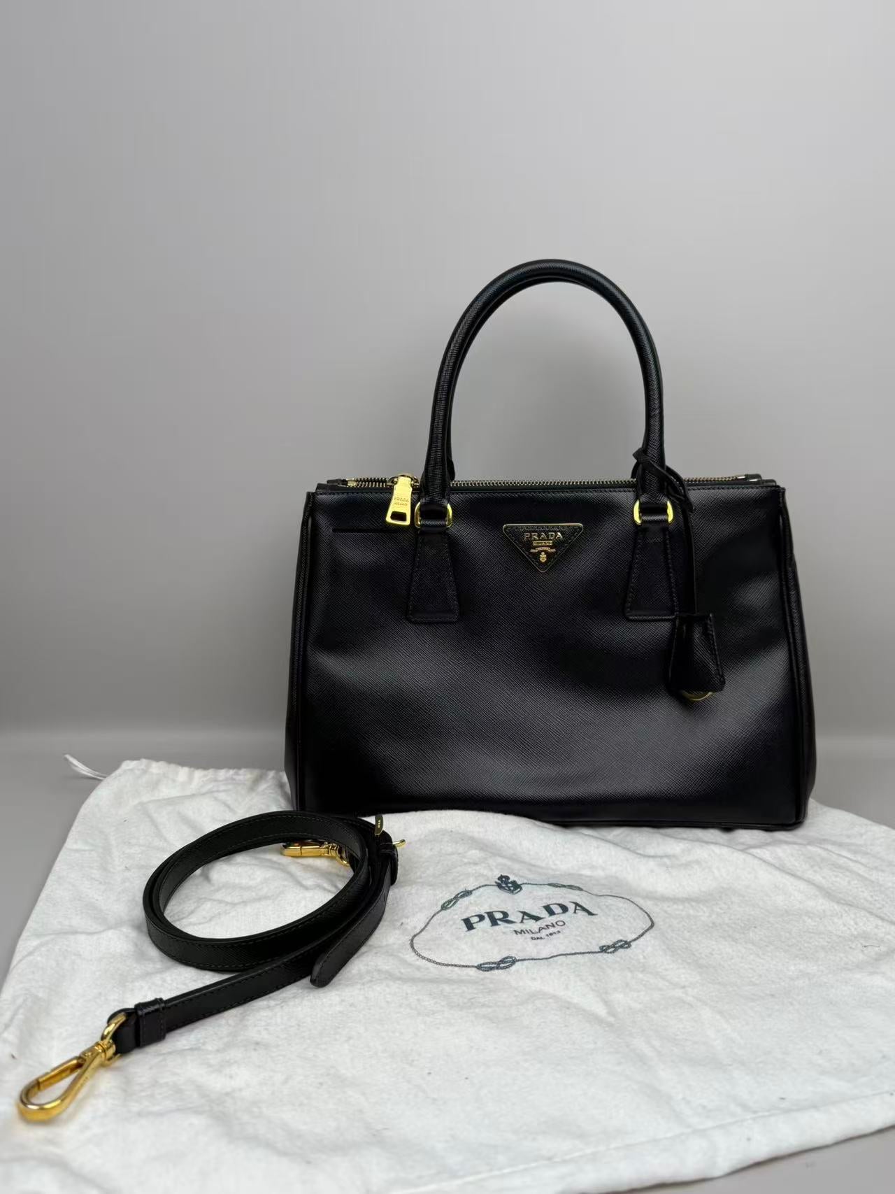 Prada Galleria black PM