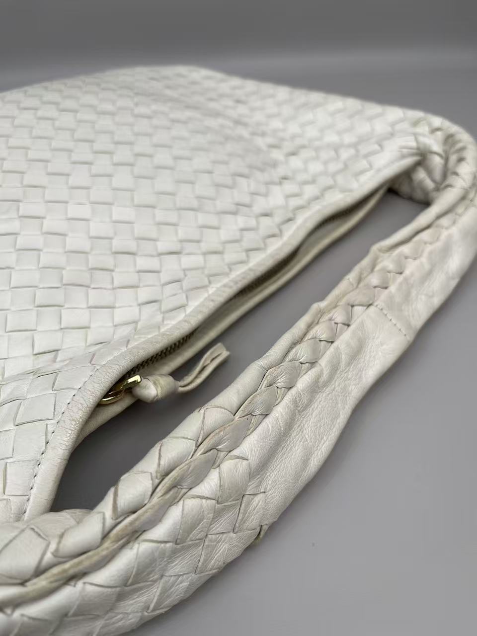 BOTTEGA VENTA Intrecciato Hobo Vintage Bag