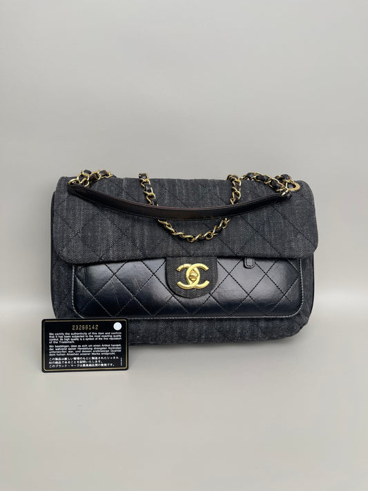 Bolsa Chanel com aba frontal e bolso, jeans acolchoado com couro de bezerro, tamanho médio