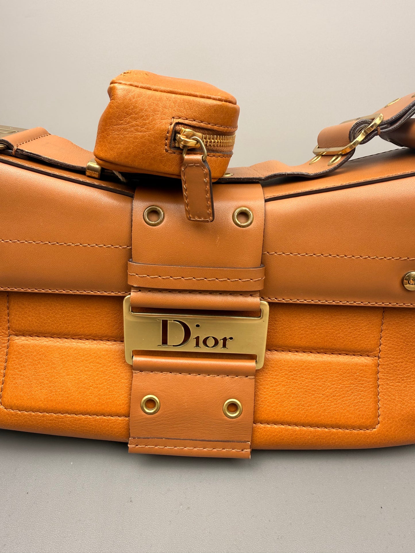 Christian Dior Street Chic Columbus 2002Year‘s vintage