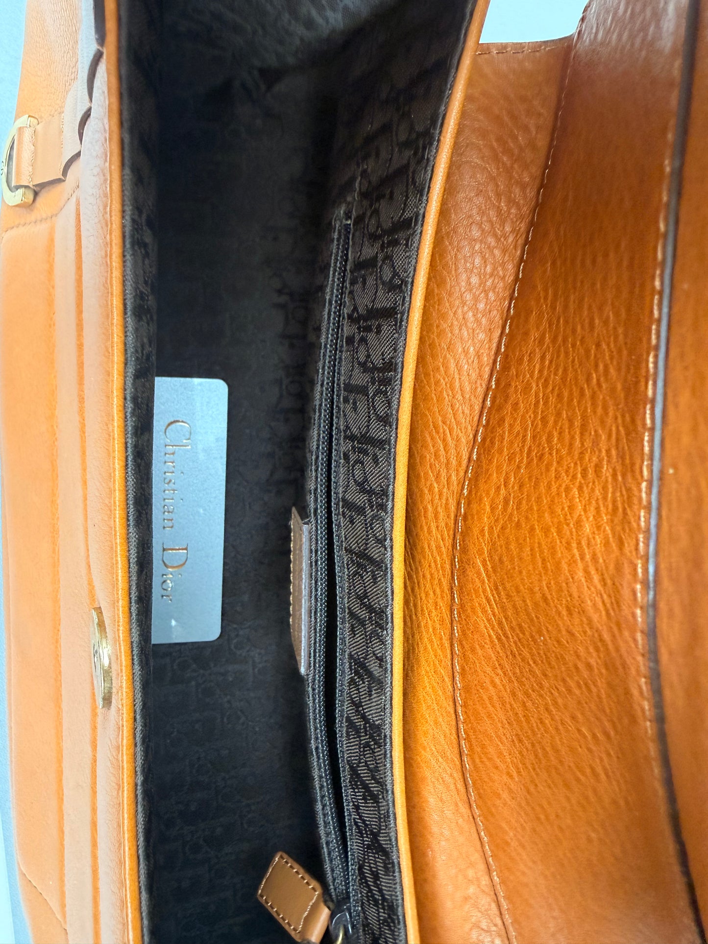 Christian Dior Street Chic Columbus 2002Year‘s vintage