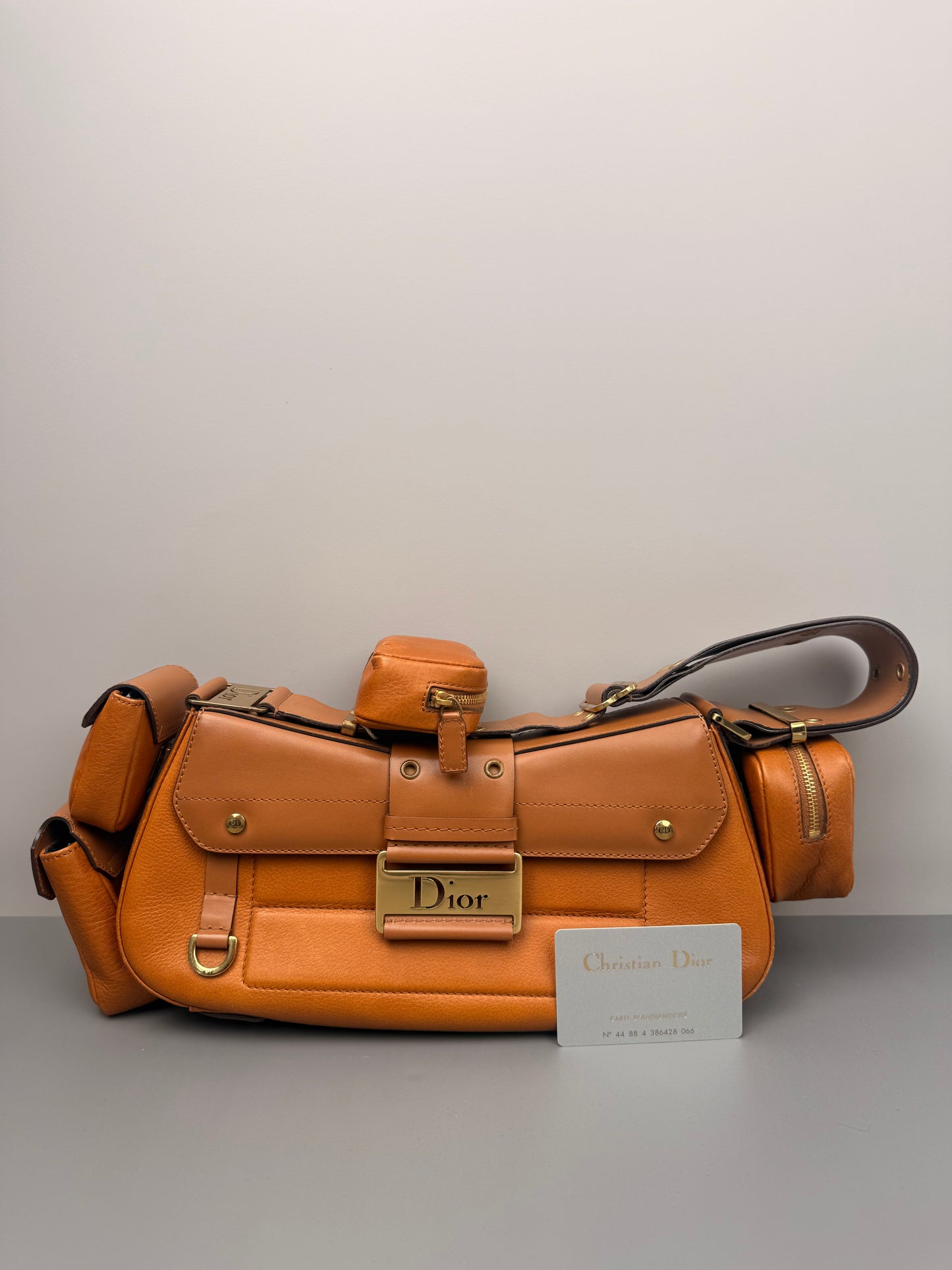 Christian Dior Street Chic Columbus 2002Year‘s vintage